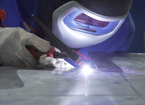 SVÁŘEČ NEREZI - TIG